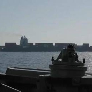 Usa colpiscono e bloccano nave dell'Iran, il video dell'operazione