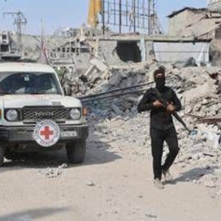 Gaza, Hamas consegna corpo altro ostaggio: in Israele l'identificazione