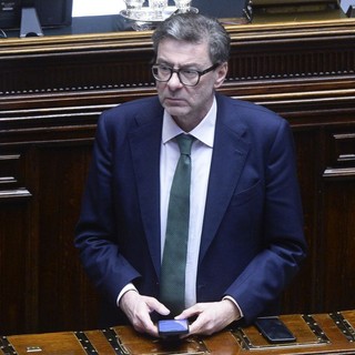 Giorgetti “Approvato documento finanza pubblica diverso dal passato”