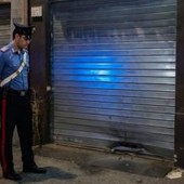 Roma, ordigno in via Casilina: esplosione nella notte davanti a un negozio di noleggio auto Roma, ordigno in via Casilina: esplosione nella notte davanti a un negozio di noleggio auto
