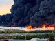 Droni ucraini in Russia, almeno due morti e incendi nei siti industriali: colpiti Wildberries e raffinerie