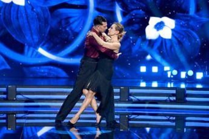 Ballando con le stelle, 'duello' tra giudici per Barbara D'Urso Ballando con le stelle, 'duello' tra giudici per Barbara D'Urso