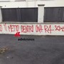 "Nordio ti metto dentro una R4", scritta choc firmata Br a Roma. Potenziata la scorta al ministro e massima allerta