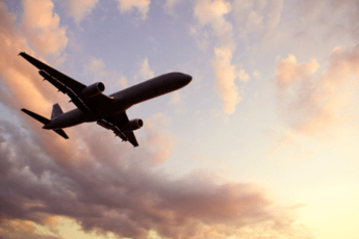 Voli a rischio? Aeroporti quasi a secco, cosa succede se Hormuz non riapre a breve Voli a rischio? Aeroporti quasi a secco, cosa succede se Hormuz non riapre a breve