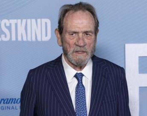 Trovata morta la figlia di Tommy Lee Jones, Victoria aveva 34 anni Trovata morta la figlia di Tommy Lee Jones, Victoria aveva 34 anni