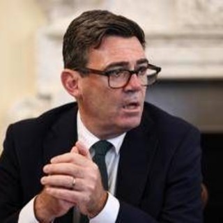 Premier League, Burnham chiede il ritorno degli alcolici sugli spalti