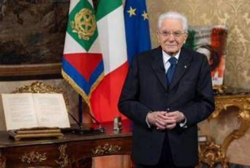 Il discorso di Mattarella: "Niente più forte della democrazia, ai giovani dico non rassegnatevi"
