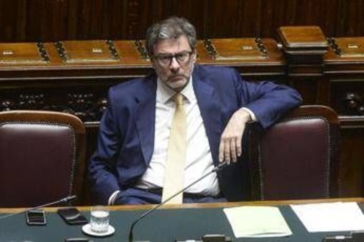 Manovra, governo chiede la fiducia alla Camera: entro domani l'ok finale