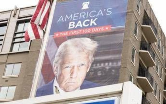 Trump lancia l'auto-deportazione, mille dollari a migranti per lasciare gli Usa