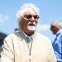 Ecclestone nei guai a 95 anni, fucile sul jet: fermato in Portogallo