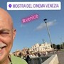 &quot;Ma che s'è visto che stavo al pontile di Ostia?&quot;, su Venezia la gag del comico Fabio Avaro