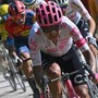 Giro d'Italia, Carapaz vince in fuga l'undicesima tappa. Del Toro resta in maglia rosa