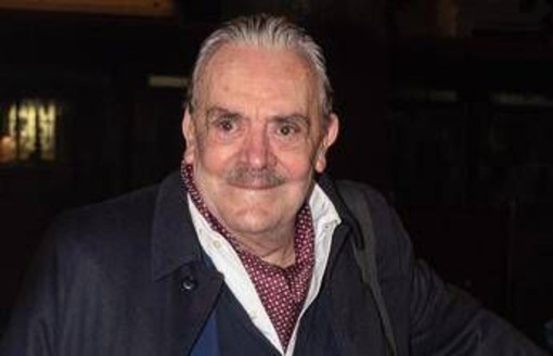 Morto Umberto Pizzi, il ricordo del 'king dei paparazzi' Barillari: "Abbiamo vissuto Dolce vita e tumulti di piazza, Onassis ci tirò addosso lo champagne"