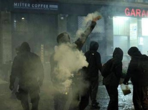 Scontri a Bologna, Lepore: "Centomila euro di danni. Fattura al ministro? Giusto che qualcuno paghi" Scontri a Bologna, Lepore: "Centomila euro di danni. Fattura al ministro? Giusto che qualcuno paghi"