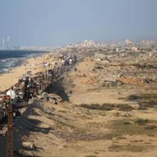 Gaza, raid senza fine sulla Striscia. Smotrich choc: &quot;Sarà una miniera d'oro immobiliare&quot;
