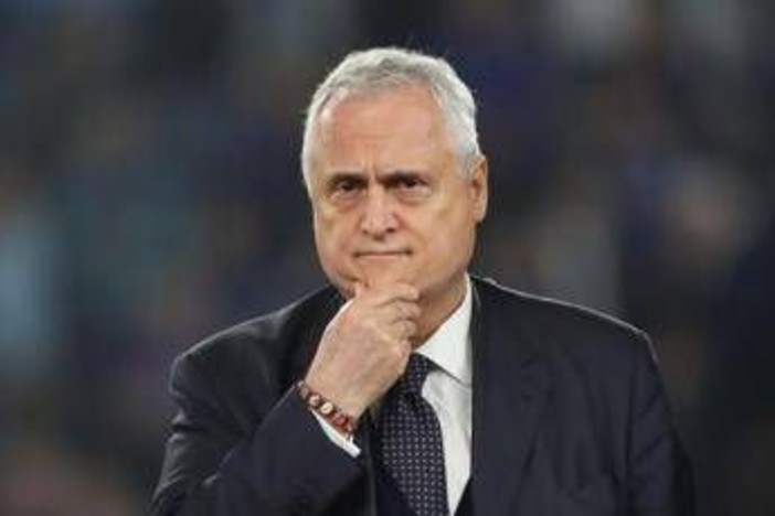 Lazio, la protesta dei tifosi arriva in Inghilterra. The Times: "Lotito contro tutti" Lazio, la protesta dei tifosi arriva in Inghilterra. The Times: "Lotito contro tutti"