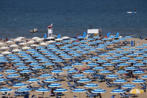 Tavolo di consultazione al Mit, in arrivo bando tipo per le concessioni balneari Tavolo di consultazione al Mit, in arrivo bando tipo per le concessioni balneari