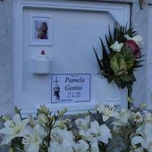 Pamela Genini, carabinieri: "Basta una persona per spostare il feretro" Pamela Genini, carabinieri: "Basta una persona per spostare il feretro"