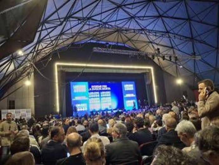 Regionali Puglia, centrodestra unito a Bari per Lobuono. Meloni: "Puntiamo a vincere" Regionali Puglia, centrodestra unito a Bari per Lobuono. Meloni: "Puntiamo a vincere"