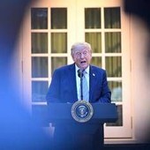 Iran, Trump: "Pronto a incontrare Pezeshkian ma anche a far saltare tutto"