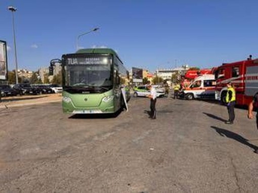 Dramma a Pescara, pullman travolge pedone nel terminal bus: morta una donna Dramma a Pescara, pullman travolge pedone nel terminal bus: morta una donna