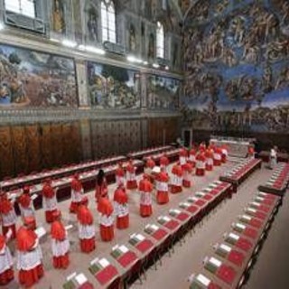 Conclave, oggi riprendono le votazioni dopo la prima fumata nera