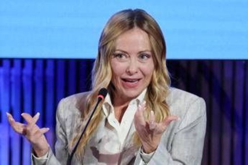 Caro carburanti, Meloni: "Pronti a intervenire con accise mobili. Spero si possa ripristinare price cap" Caro carburanti, Meloni: "Pronti a intervenire con accise mobili. Spero si possa ripristinare price cap"