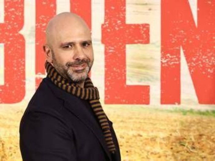 Esordio da record per 'Buen Camino', Checco Zalone travolge il box office di Natale Esordio da record per 'Buen Camino', Checco Zalone travolge il box office di Natale