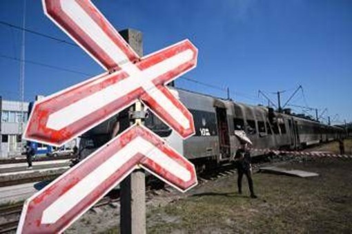 Ucraina, Zelensky: "Attacco con drone russo su una stazione, almeno 30 feriti" Ucraina, Zelensky: "Attacco con drone russo su una stazione, almeno 30 feriti"