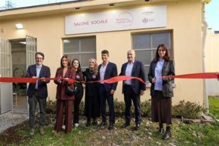 Milano, L’Oréal inaugura il primo salone sociale in Italia Milano, L’Oréal inaugura il primo salone sociale in Italia