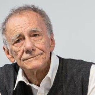 Roberto Vecchioni rinviato a giudizio per diffamazione di La Russa junior Roberto Vecchioni rinviato a giudizio per diffamazione di La Russa junior