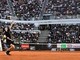 Sinner, un braccio di ferro arancione e il tifo per... Ruud: cori e cartelloni al Foro