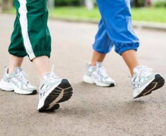 Camminare di pomeriggio è meglio per la glicemia, lo studio e l'orario ideale Camminare di pomeriggio è meglio per la glicemia, lo studio e l'orario ideale