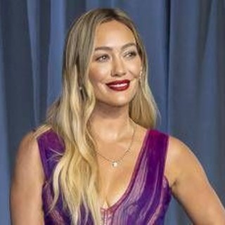 Hilary Duff torna dopo 10 anni, è arrivato il singolo 'Mature'