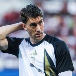 Juventus, Vlahovic e il rinnovo mancato: "Tante bugie, non giocavo solo perché in scadenza..." Juventus, Vlahovic e il rinnovo mancato: "Tante bugie, non giocavo solo perché in scadenza..."