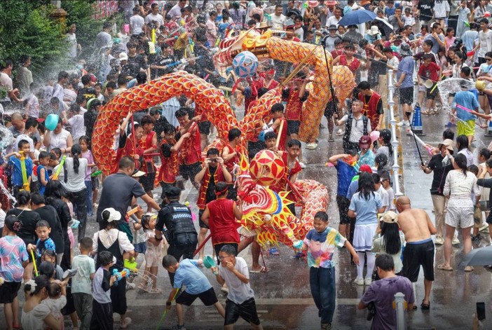 Dragon Boat Festival, a Pechino 8,4 mln di visite turistiche durante le vacanze Dragon Boat Festival, a Pechino 8,4 mln di visite turistiche durante le vacanze