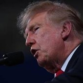 Cortei, Trump: "Chi crea problemi in Francia, Italia e Spagna odia questi Paesi" Cortei, Trump: "Chi crea problemi in Francia, Italia e Spagna odia questi Paesi"