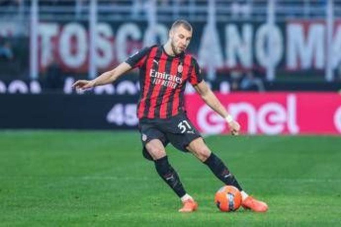 Milan-Genoa, Stanciu sbaglia il rigore per merito... di Pavlovic Milan-Genoa, Stanciu sbaglia il rigore per merito... di Pavlovic