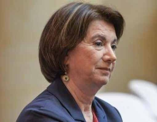 Fecondazione, Roccella: &quot;Cancellare il papà non è un progresso&quot;