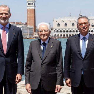 IA, Mattarella “Pochissimi privati travolgono ogni regola, l’Ue agisca”