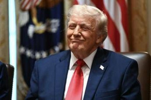 Trump vuole il suo volto stampato sulla banconota da 250 dollari