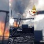 &quot;L'esplosione e l'auto in fiamme, così abbiamo salvato un uomo&quot;: l'intervento dei carabinieri a Roma