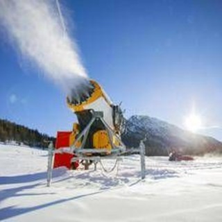 Neve artificiale tra pro e contro: "Non è tossica ma attenzione alle cadute"