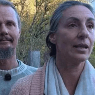 Famiglia nel bosco, difesa deposita memoria al Tribunale dei minori: "Chiediamo rientro immediato dei bimbi" Famiglia nel bosco, difesa deposita memoria al Tribunale dei minori: "Chiediamo rientro immediato dei bimbi"