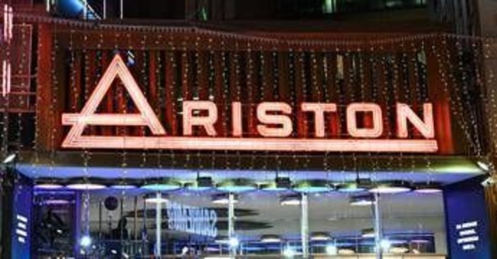 Sanremo: è duello tra Fedez-Masini e Tommaso Paradiso Sanremo: è duello tra Fedez-Masini e Tommaso Paradiso