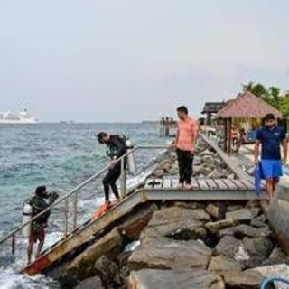 Italiani morti alle Maldive, missione internazionale finita: materiale recuperato consegnato a polizia Italiani morti alle Maldive, missione internazionale finita: materiale recuperato consegnato a polizia