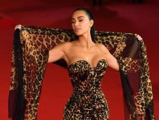 Kim Kardashian tifa Roma: "Sono una grande fan" Kim Kardashian tifa Roma: "Sono una grande fan"