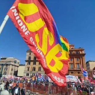 Sciopero generale, cortei e disagi in tutta Italia: Roma e Milano blindate, a rischio i trasporti - Diretta Sciopero generale, cortei e disagi in tutta Italia: Roma e Milano blindate, a rischio i trasporti - Diretta