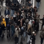 Tensione a Losanna con un automobilista durante la manifestazione dei giovani contro il capitalismo