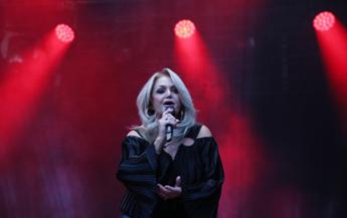 Addio a Bonnie Tyler, muore a 75 anni la voce roca del rock romantico Addio a Bonnie Tyler, muore a 75 anni la voce roca del rock romantico
